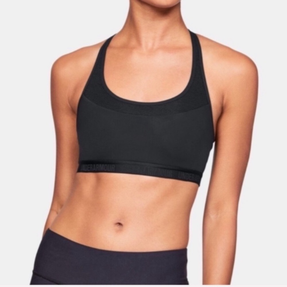 NWT. Under Armour Sports Bra - Medium